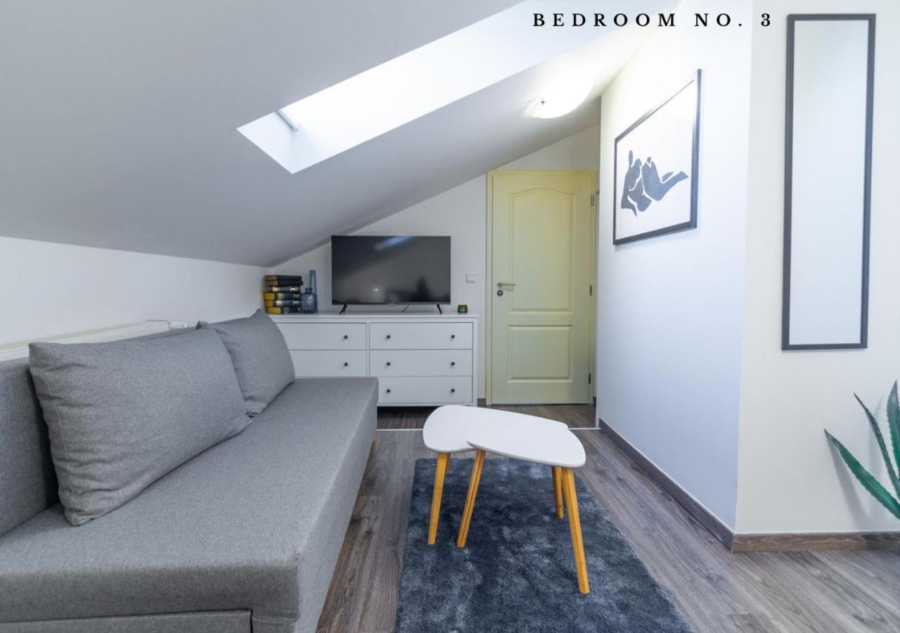 The Bookhouse, 5-Bedroom Residence By Prague Castle エクステリア 写真