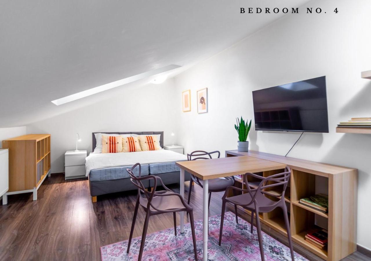 The Bookhouse, 5-Bedroom Residence By Prague Castle エクステリア 写真